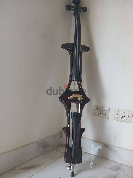 Electric cello 4/4 for sale  like new 10