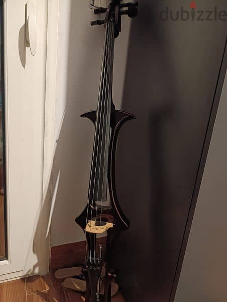 Electric cello 4/4 for sale  like new 16