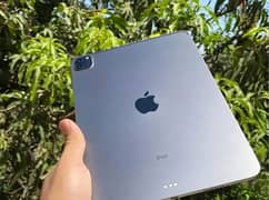 لقطة وبسعر مناسب ipad pro m2 battery 99%