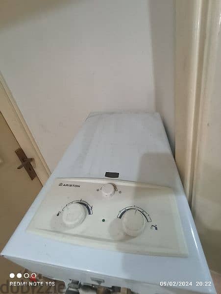 Ariston water heater 10 L 3