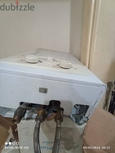 Ariston water heater 10 L 4