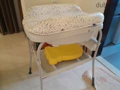 chico bathtub with changing table