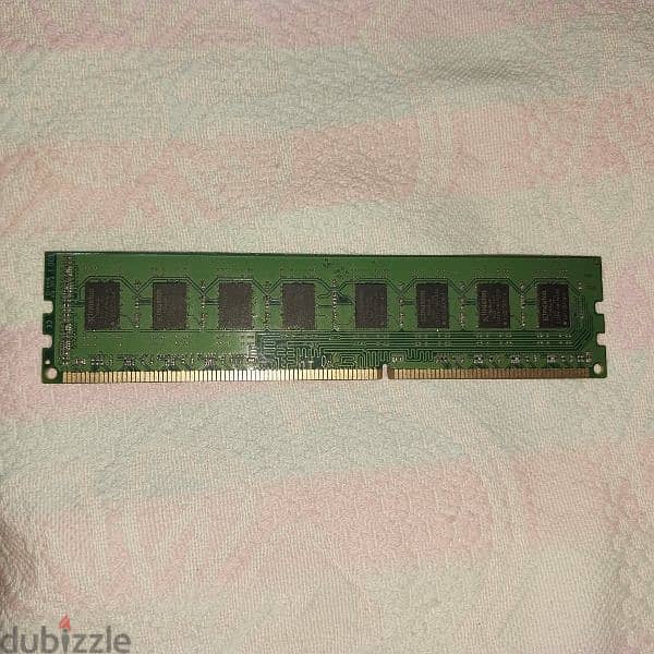 ram 2g ddr3 والرام من نوع كنج استون 3