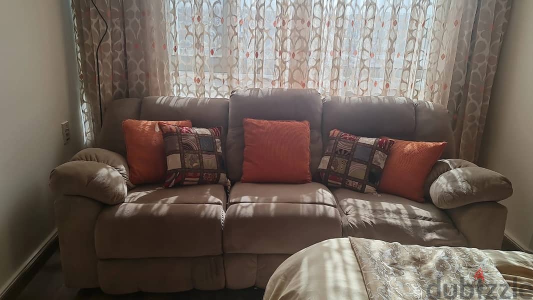 كنبه ريكلاينر من Hub Furniture - Recliner sofa 3seats 1