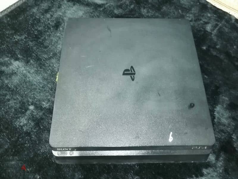 جهاز PS4 بالعلبة + دراعين + ٥ العاب اوفلاين 5