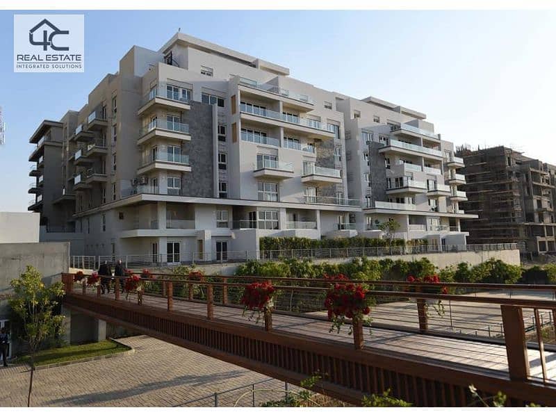 Apartment180 m the lowest down payment in the market ready to move bahry direct view of the lagoon in Mountain View Compound 26