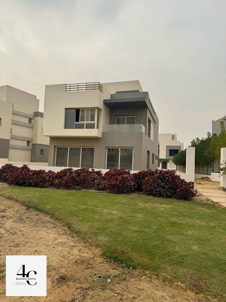 Twin house ready to move330m for sale in best location in compound hyde park with installments 7