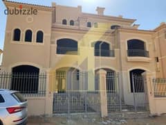 Villa for sale in the largest compound in Fifth Settlement, immediate receipt فيلا للبيع باكبر كمبوند فى التجمع الخامس استلام فورى 0