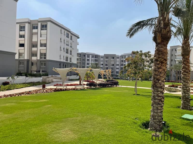 apartment for sale at hyde park new cairo | DP: 2,350,000 | installments | prime location 4