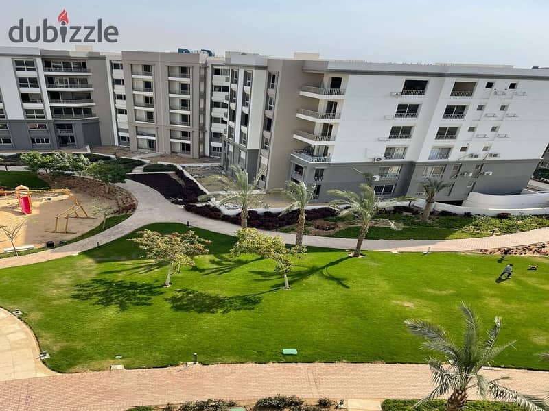 apartment for sale at hyde park new cairo | DP: 2,350,000 | installments | prime location 8