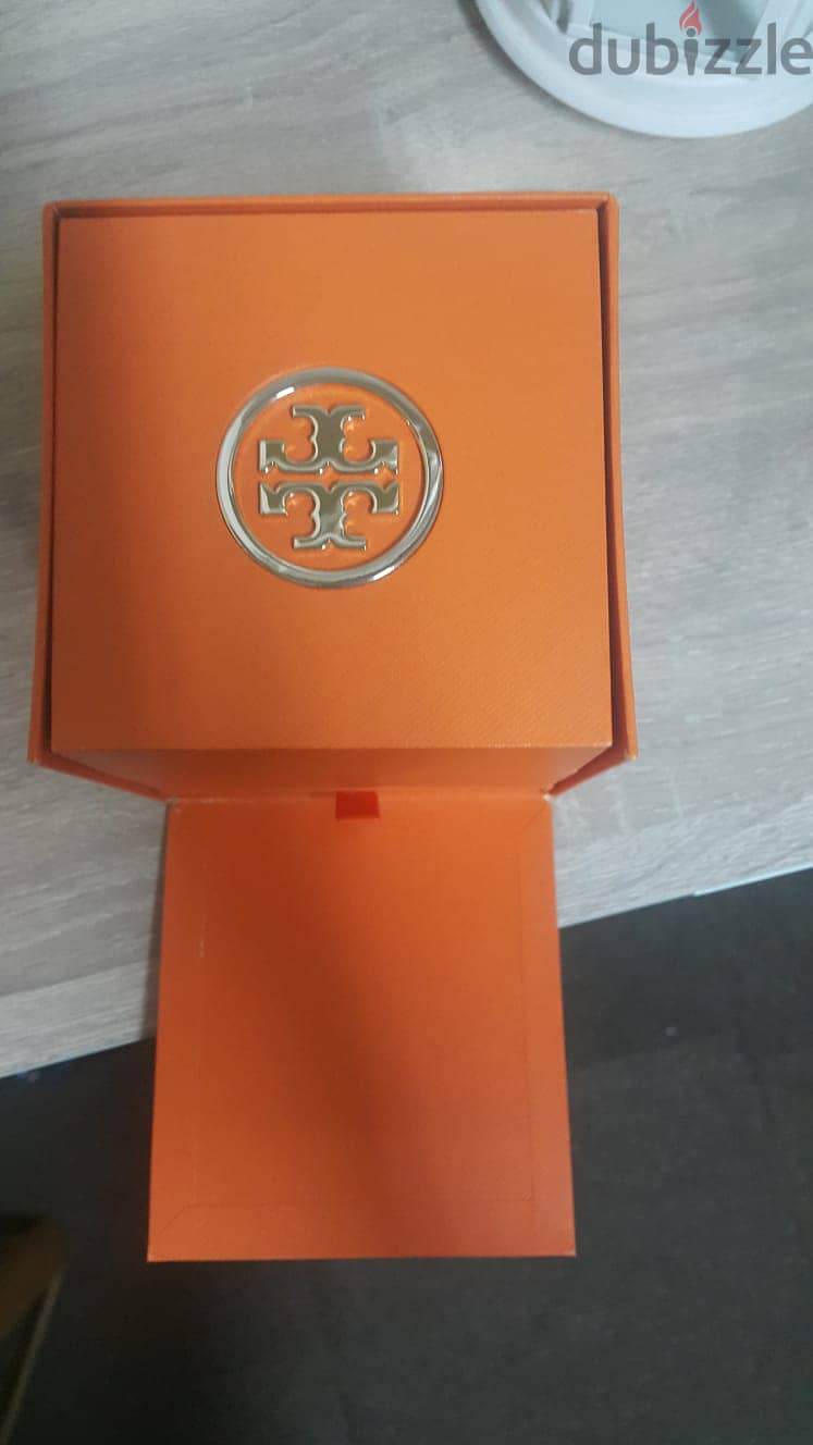 بوكس "  tory burch  "بسعر مغرى لعدم الحاجة 5