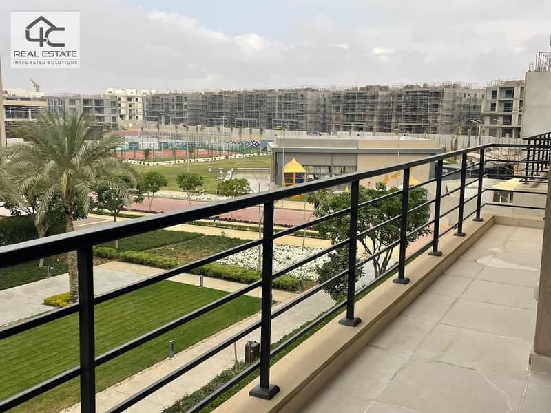 Apartment for sale, finished, with air conditioners, in installments. The price includes maintenance and garage, and delivery within 3 months in the s 1