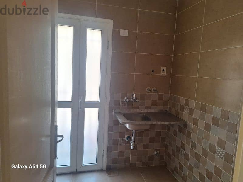 شقه للبيع 75 في مدينتى ارضى بحديقة-Apartments75 for sale in Madinaty 4