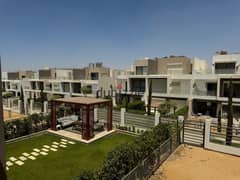 Twin house villa, immediate receipt, fully finished, with air conditioners, in Al Marasem Compound, Fifth Settlement, in the heart of Golden Square