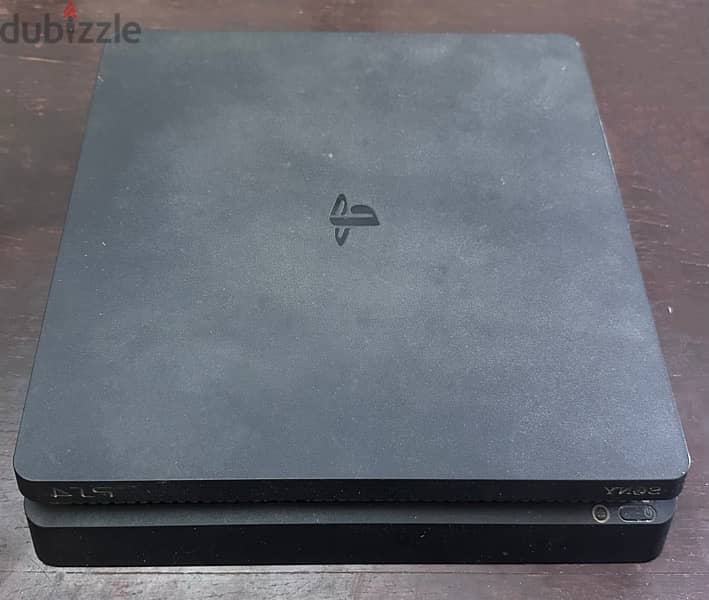 Playstation 4 slim 1