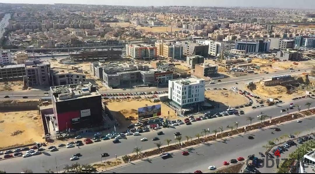 Administrative office in Al-Taseen, investment, at a very special price per meter, in the middle of the largest administrative sectors, SODIC and Redc 3