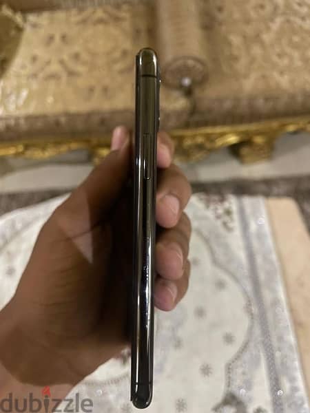 iphone 11pro خطين 2