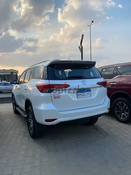 Toyota Fortuner 2024 4