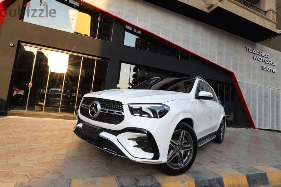 Mercedes-Benz GLE-Class 2024 1