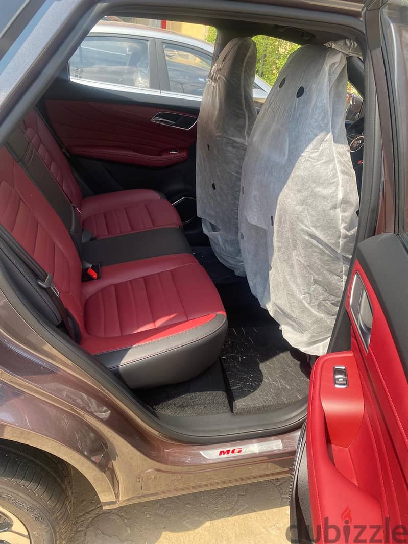 MG HS 2025 MG-HS PLUS LUXURY (RED INTERIOR) 2