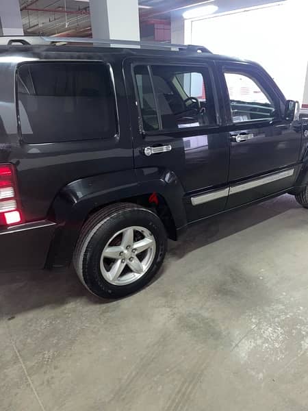 Jeep Cherokee 2008 1