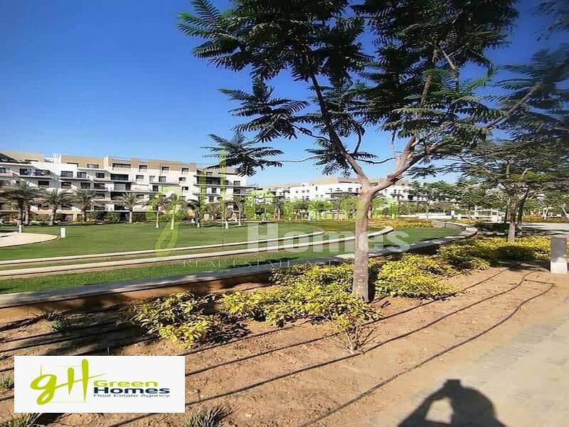 Apartment fully finished with area 245m with garden 160m for sale in Eastown 5