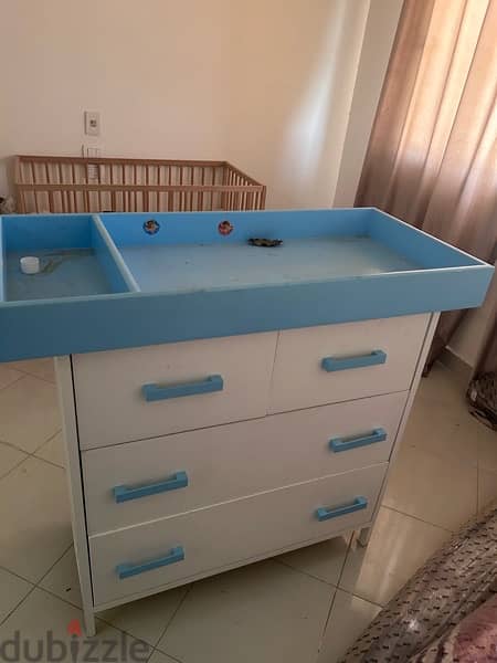 baby bed and wardrobe 10