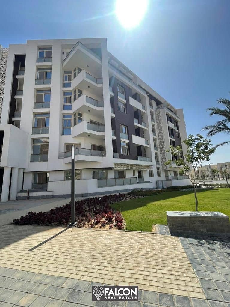 For immediate sale, a 134-meter apartment with a view on the landscape in Al-Maqsad Compound, the Administrative Capital, next to the Smart Village, i 1