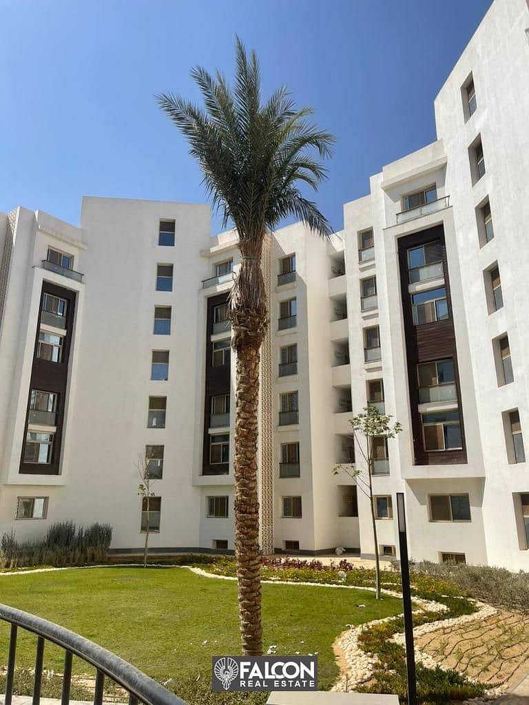 For immediate sale, a 134-meter apartment with a view on the landscape in Al-Maqsad Compound, the Administrative Capital, next to the Smart Village, i 7