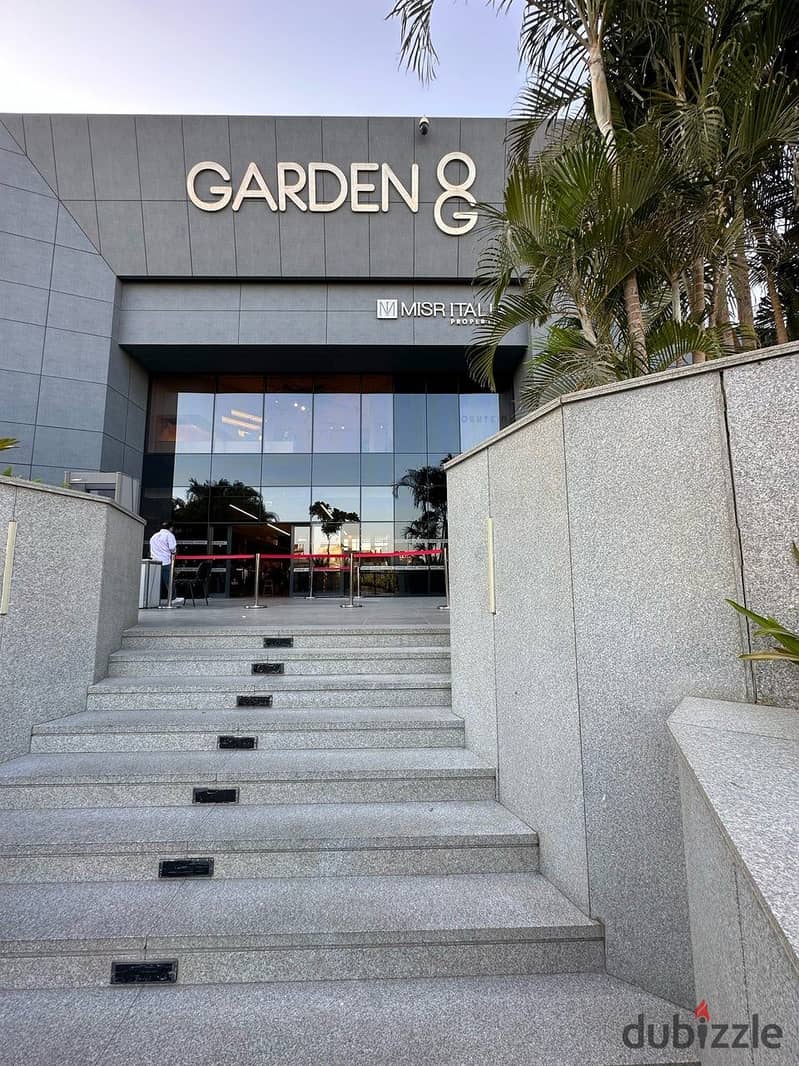 للبيع بسعر لقطة عيادة 85م  فى garden8 two العاصمة الادارية clinic 0