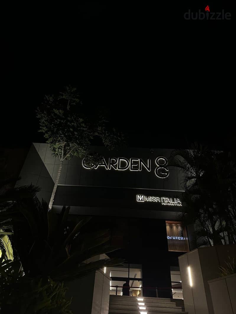 للبيع بسعر لقطة عيادة 85م  فى garden8 two العاصمة الادارية clinic 3