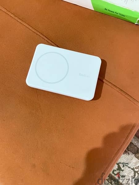 magnetic power bank wireless from belkin 4