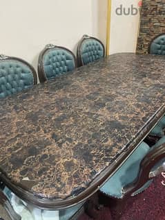 Used Dining Table – Perfect for Family Gatherings!