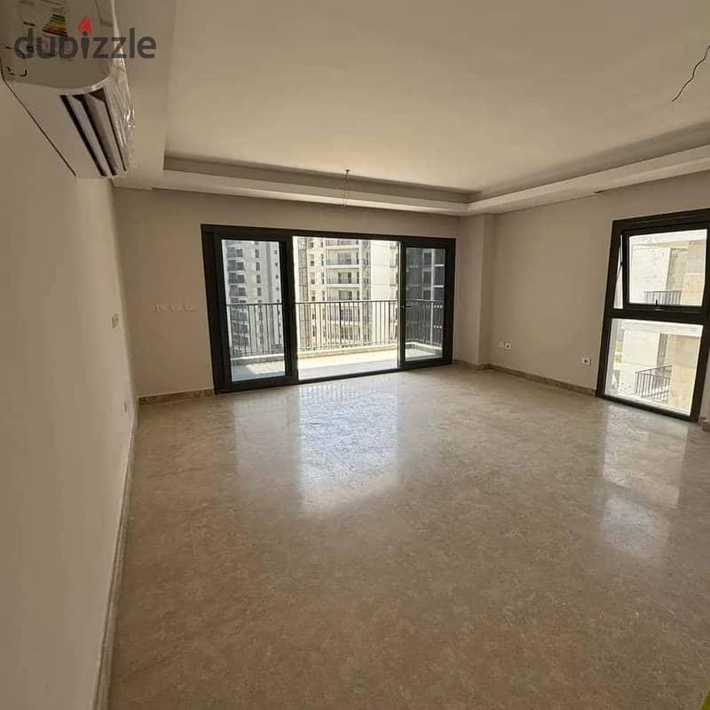 للبيع شقة 130م متشطبة بالتكيفات فى زد ويست الشيخ زايد sale130m apartment fully finished with air conditioners in Zed West Compound Sheikh Zayed 0