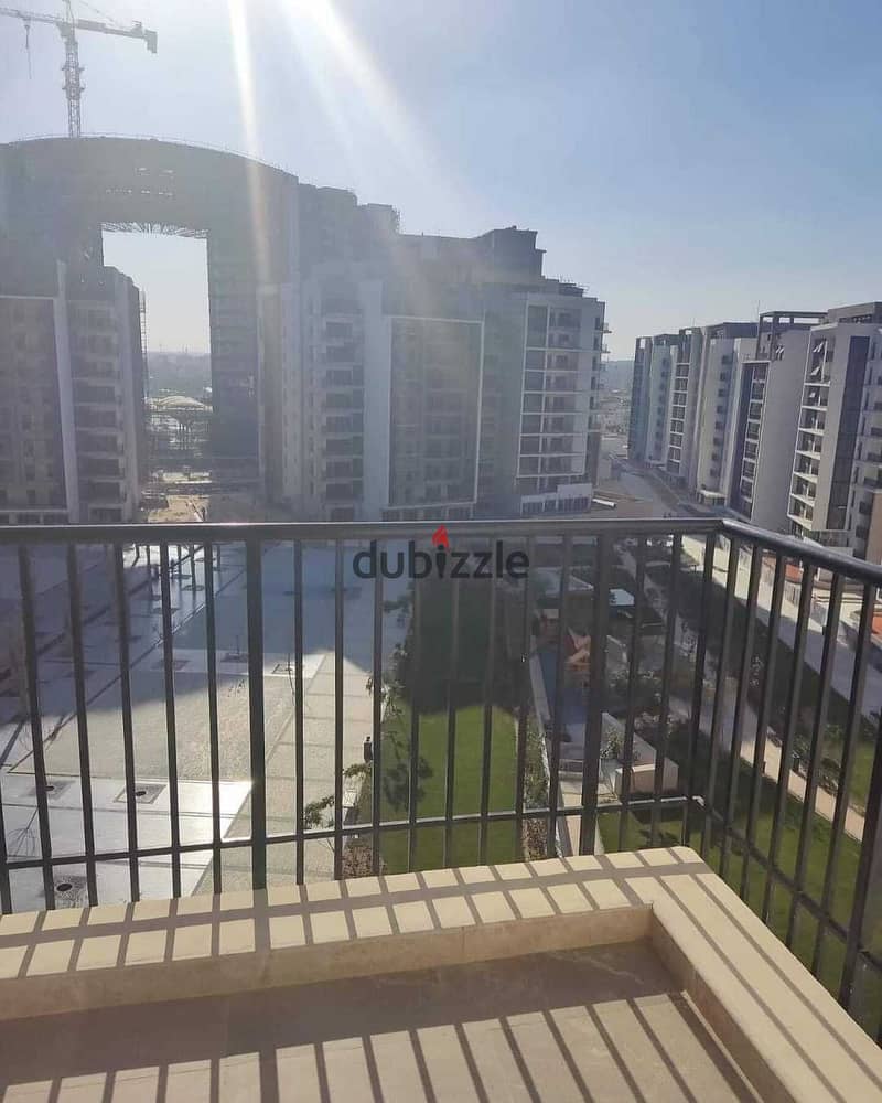 للبيع شقة 130م متشطبة بالتكيفات فى زد ويست الشيخ زايد sale130m apartment fully finished with air conditioners in Zed West Compound Sheikh Zayed 4