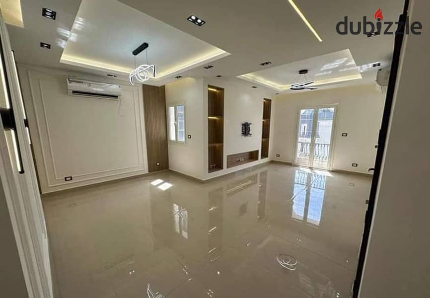 For sale apartment in the most prestigious compound in Old Zayed in installments over 10 year  للبيع شقة لقطة فى ارقى كمبوند بقلب زايد القديمة 1