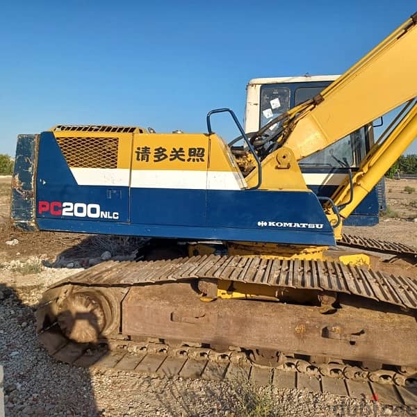 Komatsu pc200 حفار كوماتسو حفارات يابانى مجهز بحالة جيدة 1