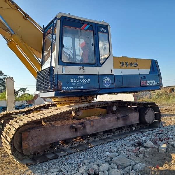 Komatsu pc200 حفار كوماتسو حفارات يابانى مجهز بحالة جيدة 4