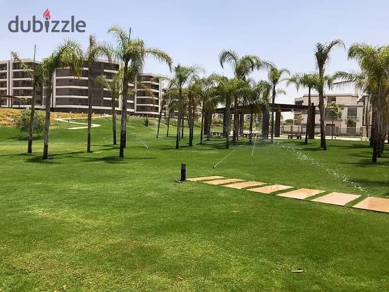 4-bedroom apartment for sale in the most prime location directly in front of Cairo Airport, Taj City Compound, with a 35% discount 4