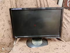 شاشه كمبيوتر 19 بوصه HD quality  LCD  كسر زيرو بالكرتونه