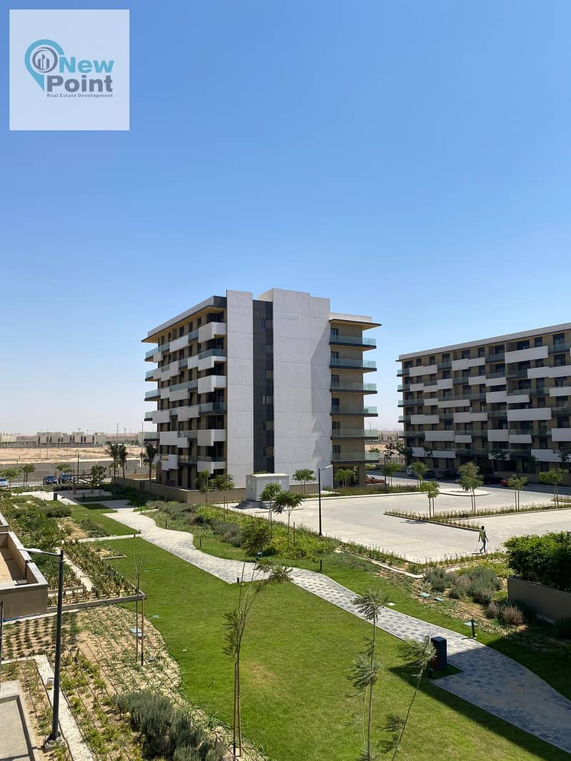 Receive immediately a duplex roof, prime location, large area, fully finished, ultra super deluxe, for sale in Al Burouj Compound, Shorouk City 1