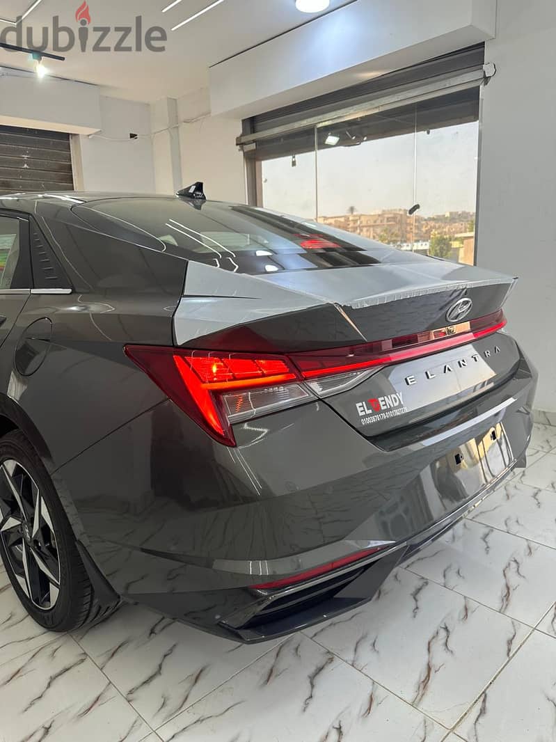 Hyundai Elantra 2023النترا cn7 اعلي فئه زيرو 16