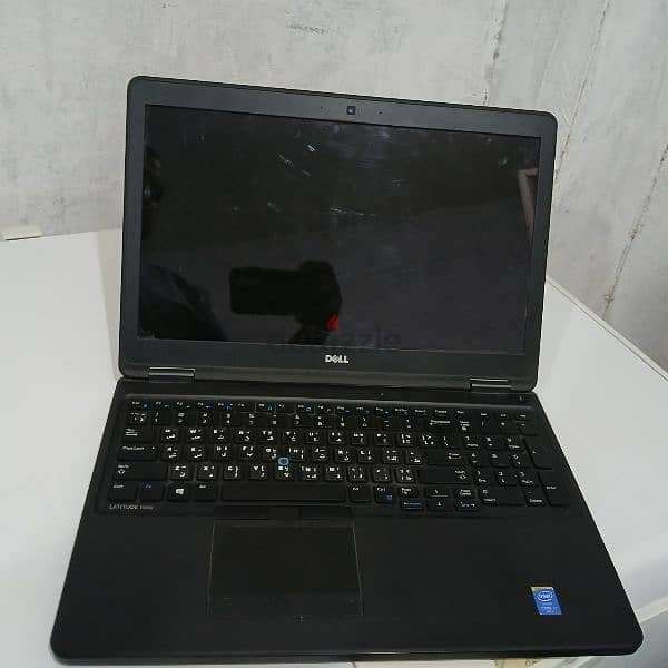 Dell Latitude E 5550 3