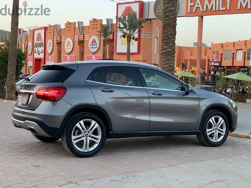 Mercedes-Benz  GLA 200 2018 2