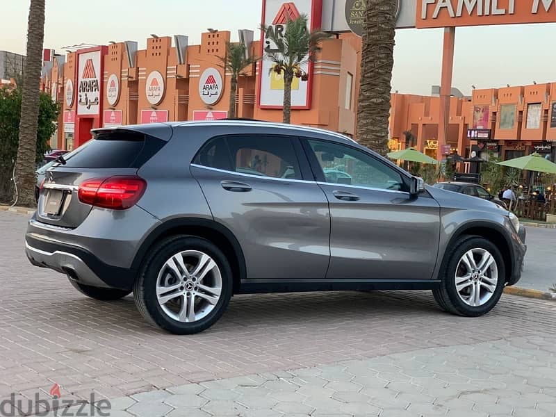 Mercedes-Benz  GLA 200 2018 4