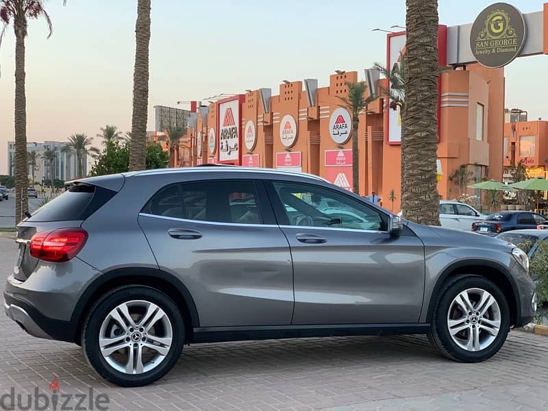 Mercedes-Benz  GLA 200 2018 14