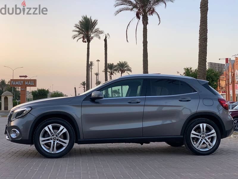 Mercedes-Benz  GLA 200 2018 16