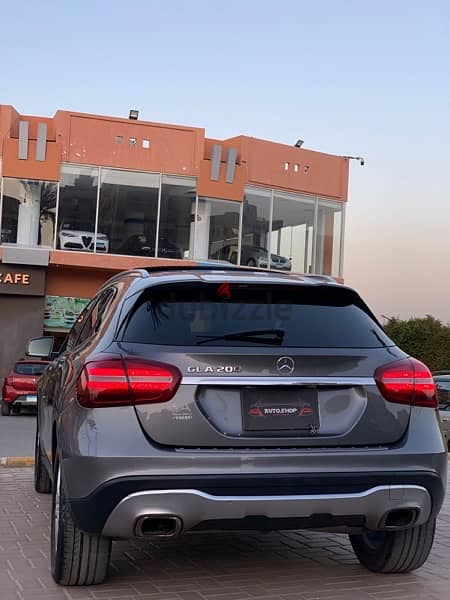 Mercedes-Benz  GLA 200 2018 17