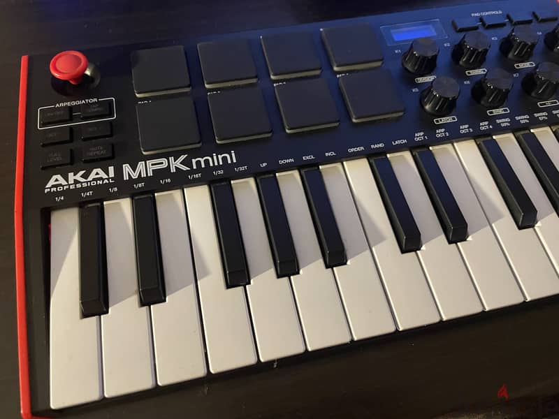 Akai Mpk Mini MK3 Midi Controller 4