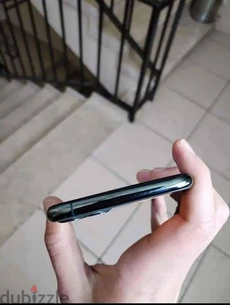 iphone 11 pro max خطين 4